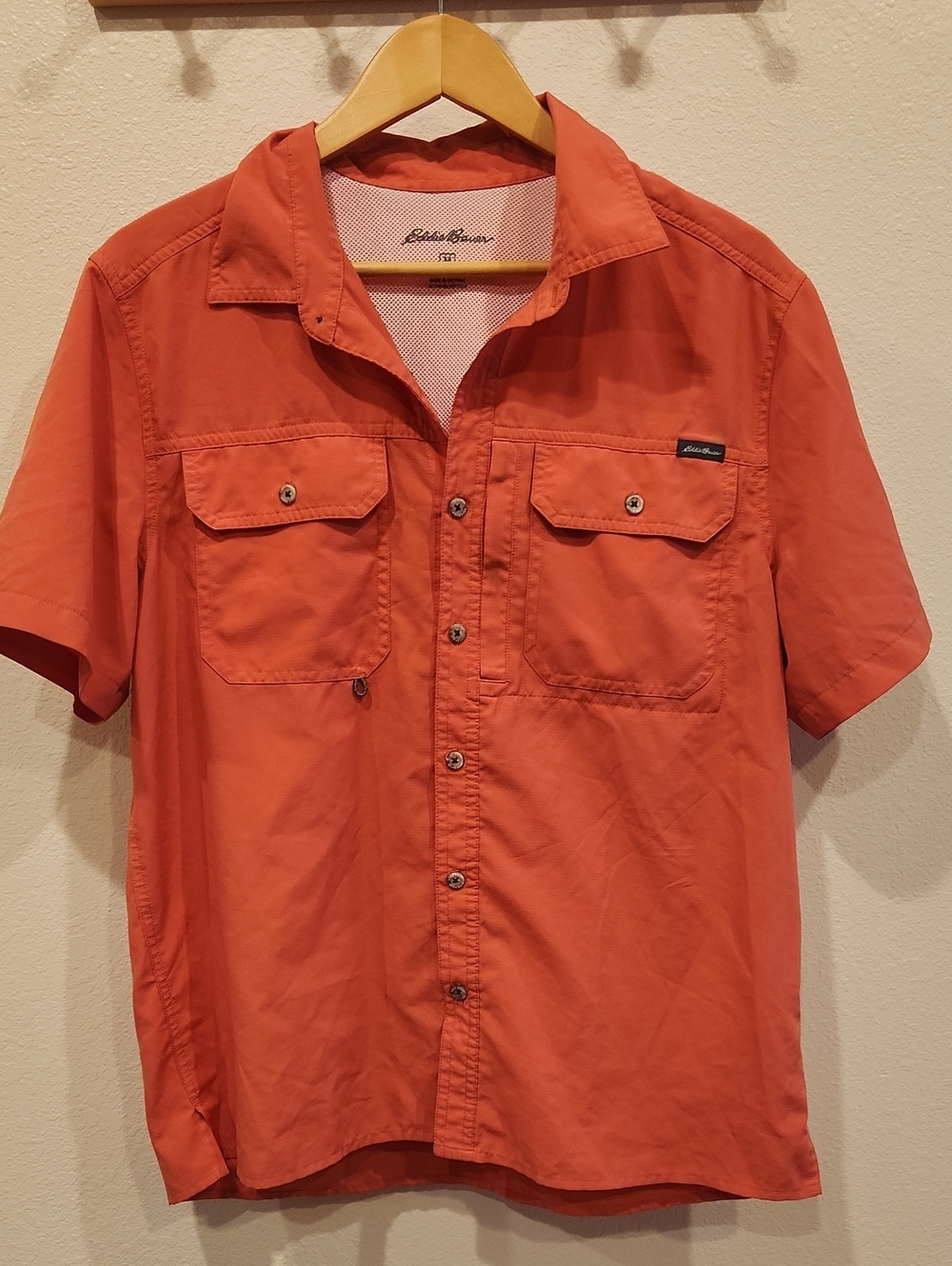 Eddie Bauer Men's Vented Fishing Shirt Sz M Coral Zip Pocket